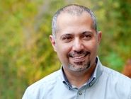 کارتونیست نقـاد است نه مداح /گفت‏‌وگو با هادی حیدری درباره شکایت دادستانی تهران از او برای یک کاریکاتور انتقادی که هنوز برطرف نشده است 