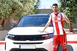 رونمایی از هدیه ویژه یونانی‌ها برای مهدی طارمی 