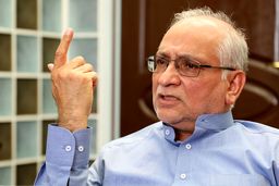 مرعشی: می‌خواهند  ما را سر دوراهی قرار دهند