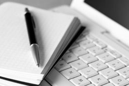 خبرنگارم چون بنده کلماتم