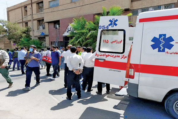 صبح خونبار زاهدان/دادگستری کل سیستان و بلوچستان هدف حمله تروریستی قرار گرفت