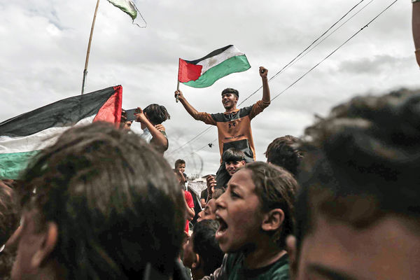 امید به زندگی در سرزمین سوخته/گزارشی درباره آثار اجتماعی و روانی دو سال جنگ و محاصره بر مردم غزه و توافق صلح میان حماس و اسرائیل