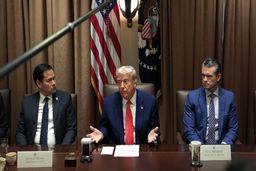 آکسیوس: ترامپ برای بررسی وضعیت مذاکرات با ایران جلسه‌ای برگزار کرد