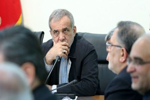 آنوریسم سیاست: تیغ اصلاح یا دست تقدیر؟/ درباره وضعیتی که اصلاح‌طلبان و دولت پزشکیان با آن درگیرند