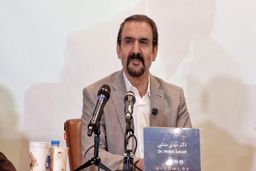 سنایی:  وطن‌پرستی ظریف، برخلاف ایلان ماسک مشهود است