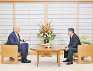 سفر آسیایی ترامپ ادامه دارد/ دیدار با امپراتور