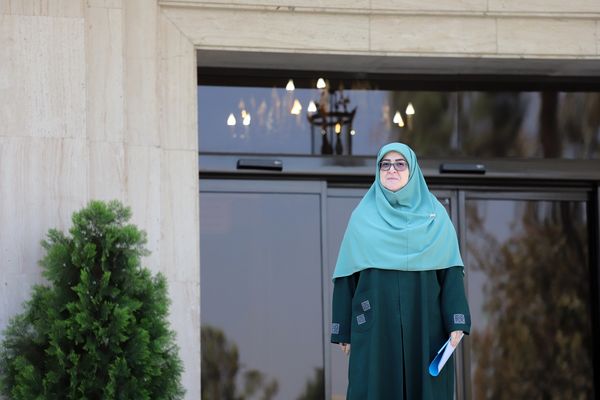 هرکس بود حالش به هم می‌خورد