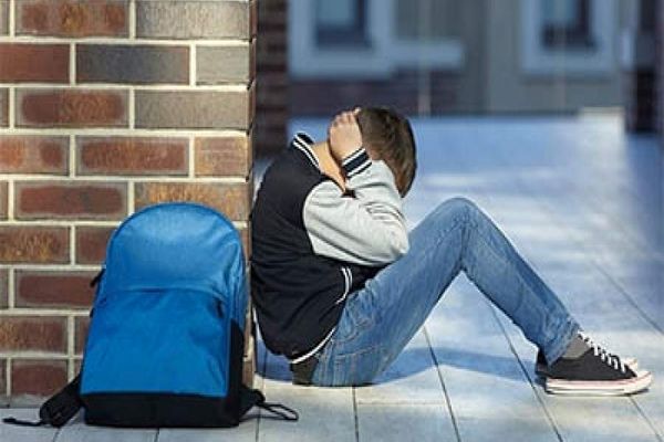 دلایل و زمینه‌های خودکشی دانش‌آموزان