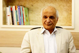 مسعود سپهر استاد علوم سیاسی دانشگاه آزاد شیراز: ادامه این وضعیت، امید مردم را کمرنگ خواهد کرد