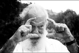 کمونیستی که معنوی شد/شرحی از زندگی و زمانه تیتسیانو ترتسانی که از انقلاب سیاسی به انقلاب درونی رسید