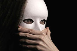 وقتی سکوت زنان بلندتر از فریاد است