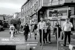 در جست‌وجوی زندگـی عادی/گفتارهایی از چند جامعه‌شناس درباره بیم و امیدهای جامعه ایران 