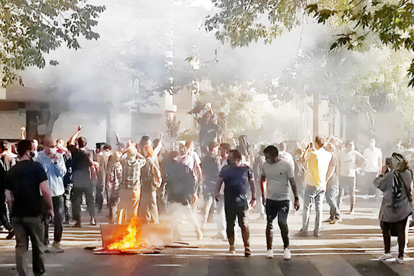 خلیل کمربیگی پژوهشگر و استاد جامعه‌شناسی: استانداری در مدیریت بحران روزهای نخست اعتراضات ایلام ناکارآمد بود