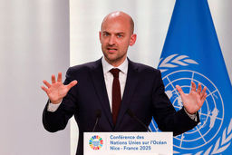 فرانسه شرط عدم فعال‌سازی مکانیسم ماشه را آزادی دو تبعه خود در ایران اعلام کرد