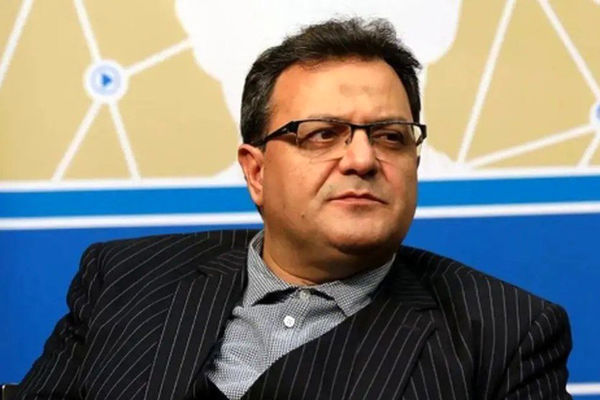 قادر باستانی درباره حضور ستار هاشمی در مجلس می‏‌گوید: میدان ارتباطات میدان آزمون دولت است