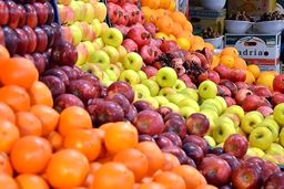 اتحادیه بارفروشان تهران: شایعه تزریق سم به پرتقال کذب است؛ قیمت گوجه طی روزهای آینده متعادل می‌شود
