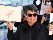 لبـاس جدید پادشـاه/یک تصادف ساده یک هیچ بزرگ است که نه نخل طلای کن توانایی پرکردن آن را دارد، نه اسکار احتمالی