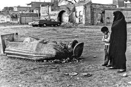 چرا کناره‌گیری نکرد؟