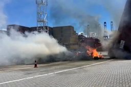 آتش در چند کانتینر دوباره شعله گرفت+فیلم