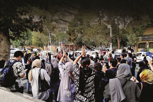 از شکاف تا همبستگی/بررسی روند تحولات فضای سیاسی پس از اعتراضات 1401 تا امروز