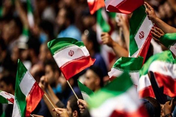 دست دادن به ملت با دست شسته/درباره چگونگی تثبیت انسجام ملی در شرایط کنونی