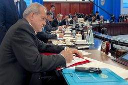 امضای اسناد اجلاس شانگهای از سوی سران کشورها