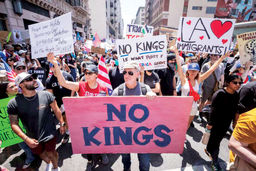 اعتراضات «نه به پادشاهان»