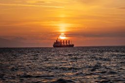 بازار نفت نگران شوک بزرگ/از زمان آغاز تعرضات اسرائیل به ایران، قیمت نفت برنت ۱۳ درصد افزایش یافت