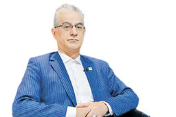 فردین آقابزرگی کارشناس بورس: دچار ناترازی در سطح بین‌‏الملل هستیم