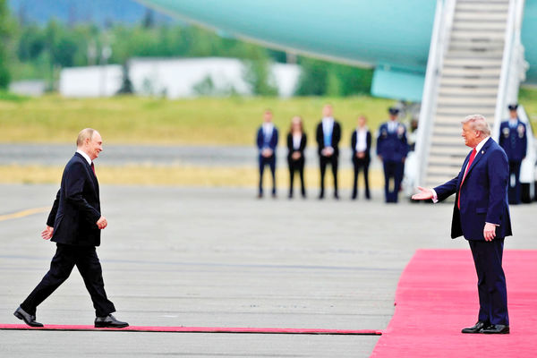 آنچه مسکو می‏‌بیند/تقابل ایران و ایالات متحده فرصت‌ها  و تهدیدهای مختلفی برای روسیه می‏‌سازد