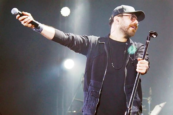 هیـاهو بـرای بلیـت