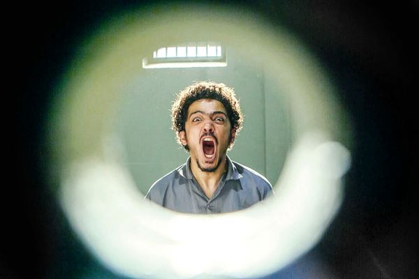 مصلحت یا سیاست؟