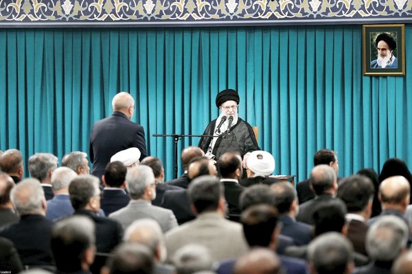 هشدار‌های صریح رهبری به مجلس انقلابی