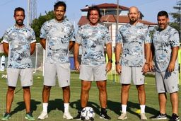 کادر فنی خارجی استقلال با حضور چهار مربی بین‌المللی تکمیل شد