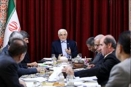 عارف: تمرکز معلم نباید صرف معیشت شود
