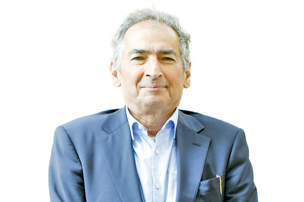 صادق زیباکلام فعال سیاسی و استاد دانشگاه:به جز اصلاحات، هیچ امید دیگری برای پیشرفت کشور نداریم