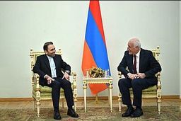 تقدیم استوارنامه سفیر جدید ایران در ایروان+عکس

