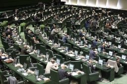 مجلس با تمدید ۱۰ ماهه شورای شهر موافقت کرد
