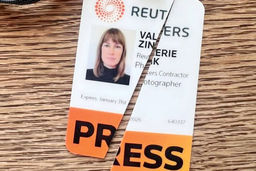 همان بهتر که شکسته شود/درباره عکسی از کارت خبرنگاری عکاس خبرگزاری رویترز