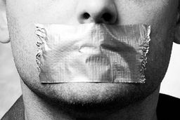 آزادی حق ابراز خویشتن و تعریف جرم سیاسی