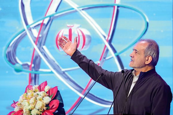 با اشاره به گفت‌وگوهای غیرمستقیم با طرف آمریکایی در عمان/ پزشکیان: عراقچی با سفارش‌های رهبری مذاکره می‌کند