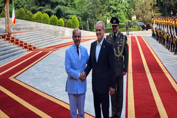 استقبال رسمی دکتر پزشکیان از نخست وزیر پاکستان+فیلم