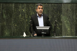 نماینده مجلس: بودجه‌ای که معیشت و درمان مردم را تأمین نکند، مردمی نیست