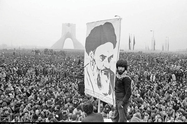 معمای ماندگاری/چگونه جمهوری اسلامی قریب به نیم‌قرن تداوم یافته است؟