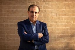 رحمانیان: قطع اینترنت خبرنگاران مثل شنا با دستان بسته است