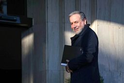 عراقچی: هدف از سفر به روسیه انتقال پیام مکتوب رهبری به پوتین است/اصل موضوع غنی‌سازی قابل مذاکره نیست