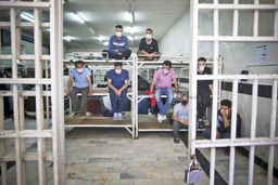 چک‏‌های پاس نشده زندان‏‌های پر زندانی/رئیس هیئت‏‌امنای ‏ستاد دیه کشور در گفت‏‌وگو با «هم‏‌میهن» 
از افزایش زندانیان جرائم مالی به‏‌دلیل فشارهای اقتصادی و معیشتی خبر می‏‌دهد