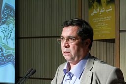 اعطای شهروند افتخاری نطنز به علی دهباشی