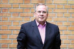 محمود سریع‌القلم: ستون فقرات حکمرانی باید «رشد و توسعه اقتصادی» باشد