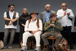 نصیریان: بچه‌ها، شما آینده‌اید؛ هنر را رها نکنید حتی اگر جیب‌هاتان خالی‌ست